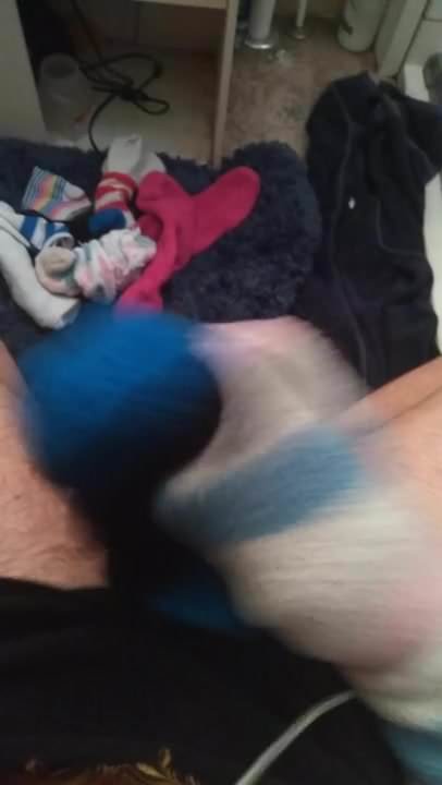 Buzz A. reccomend ankle sock masturbation