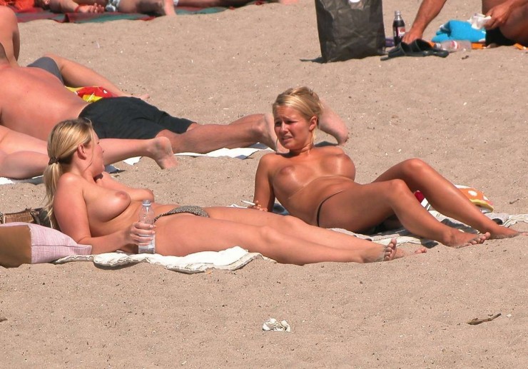 best of Voyeur lovely beach girl topless