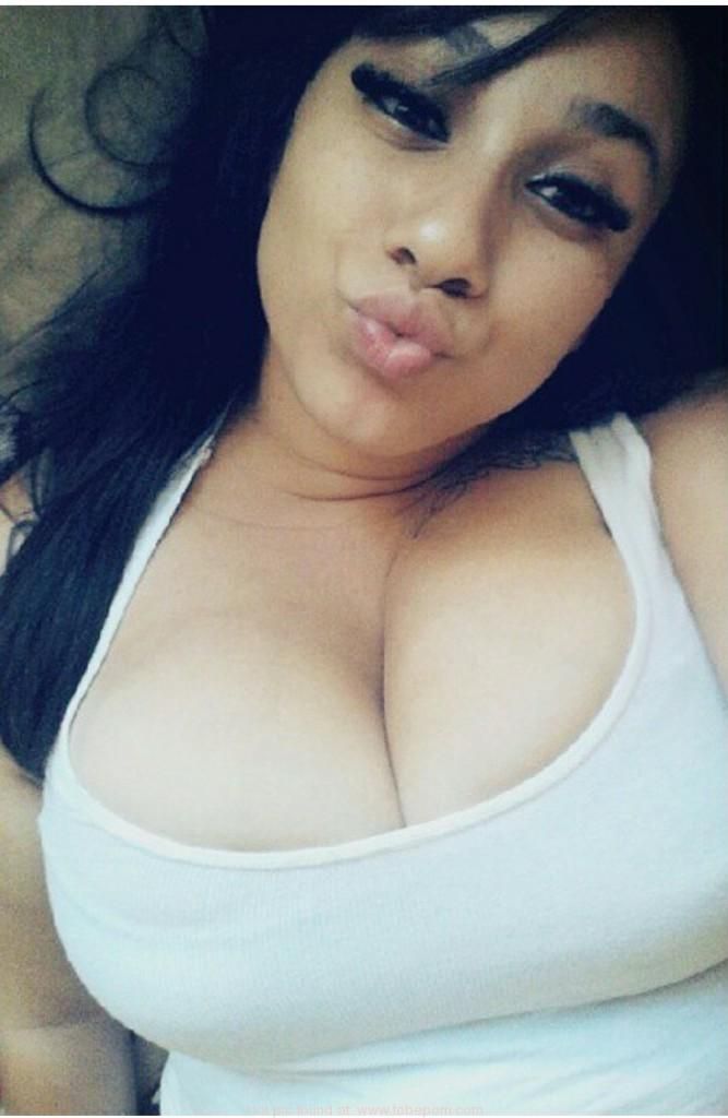 Latina big tits teen selfie