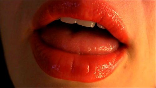 Lady L. reccomend giantess red lip glass kisses