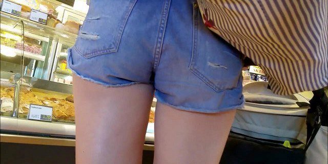 Voyeur jean shorts