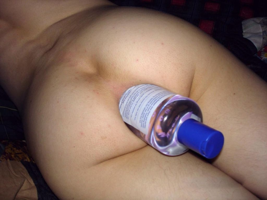 Putting bottle pussy