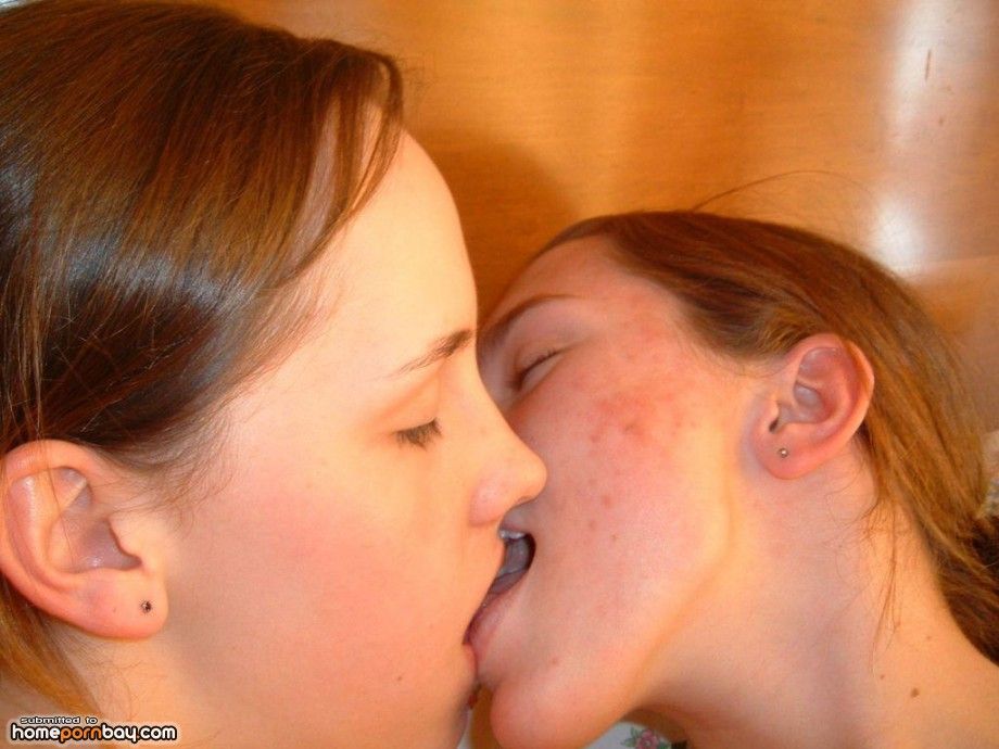 Wonder W. reccomend sister kissing sister
