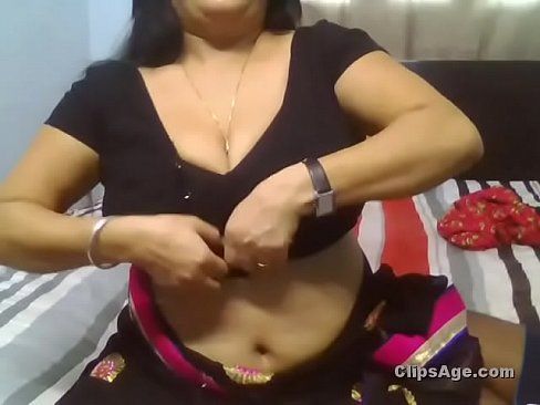 Indian saree big boobs